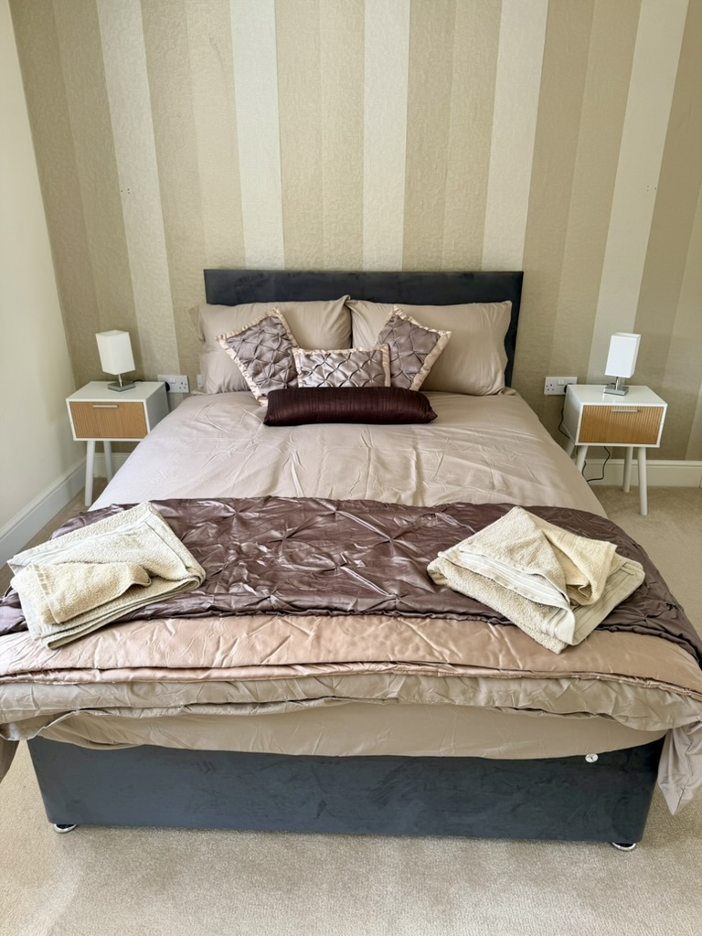 Prepared double bedroom in the four-bedroom Kings Cliffe accommodation