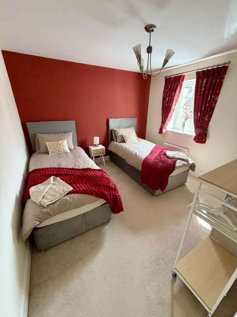 Twin bedroom suitable for contractor accommodation in Kings Cliffe
